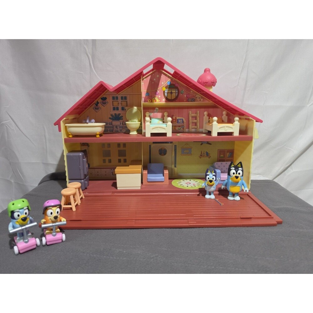 Bluey Play House Set With Figures & Accessories -Bluey